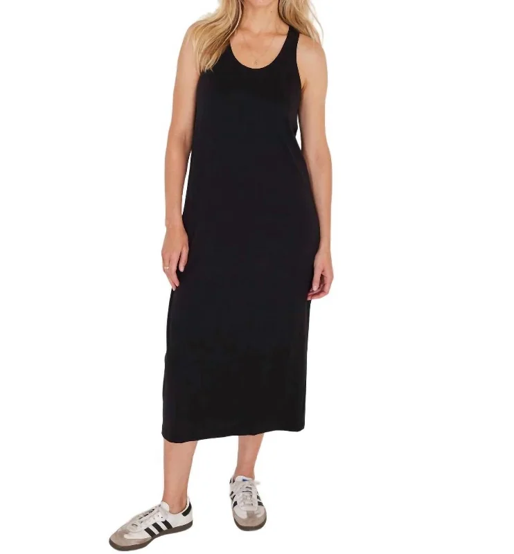 Refresh your wardrobe with trendy women’s apparel   Amelia Knit Dress In Black