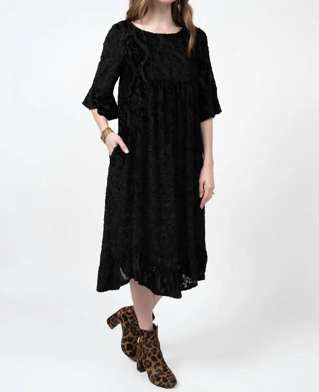 Discover the latest trends in women’s fashion   Burn Out Velvet Knit Dress In Black