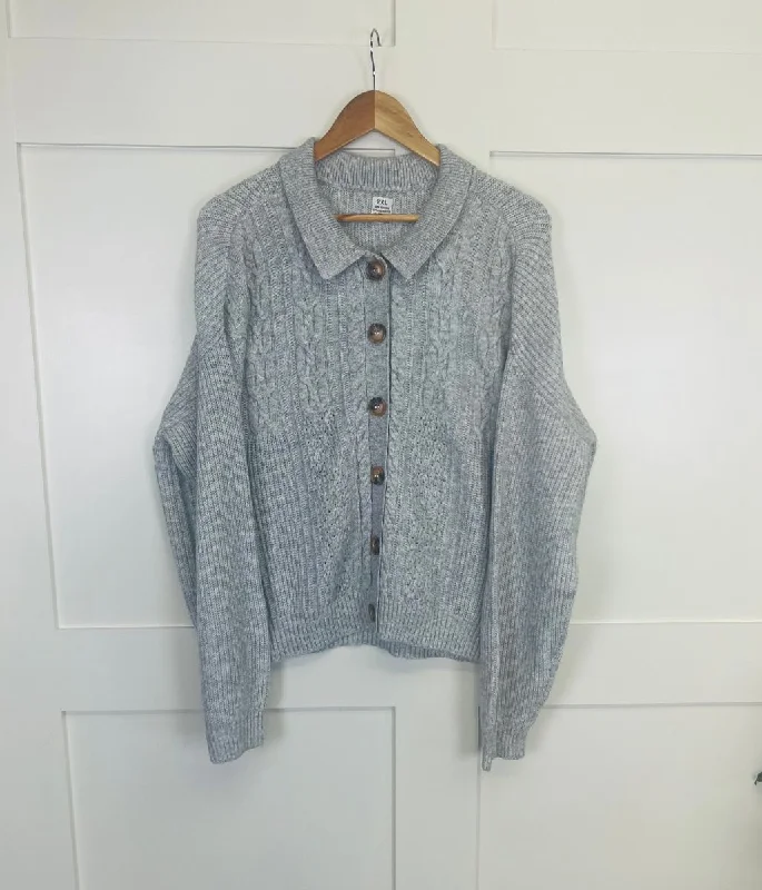 Discover the latest trends in women’s fashion   Grey Cable Contrast Cardigan