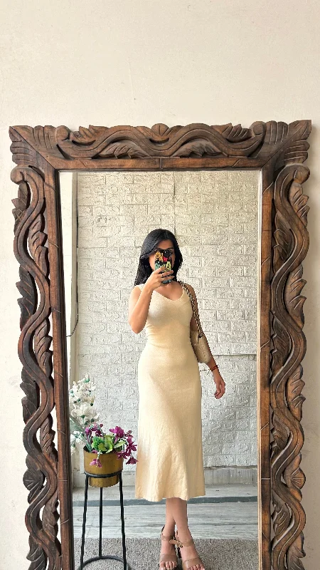 Sleek and sophisticated fashion for modern women   Cute dress 32 bust/l: 41